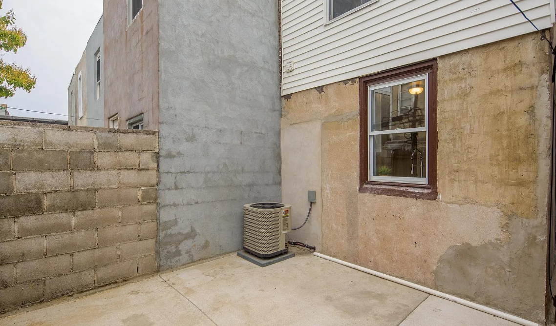 Building Photo - 2050 Pierce St