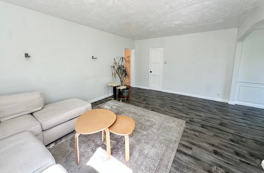 Building Photo - 915 Indiana Ave