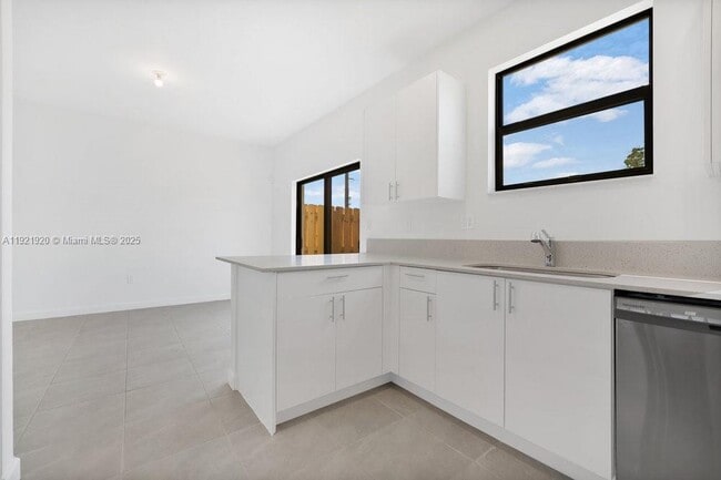 Building Photo - 11926 SW 247th Ter