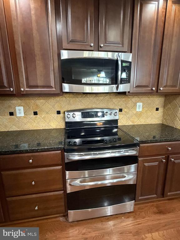 Building Photo - 1302 Cheswick Ln