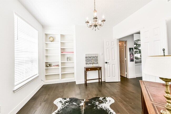 Building Photo - 1322 Blackthorne Dr