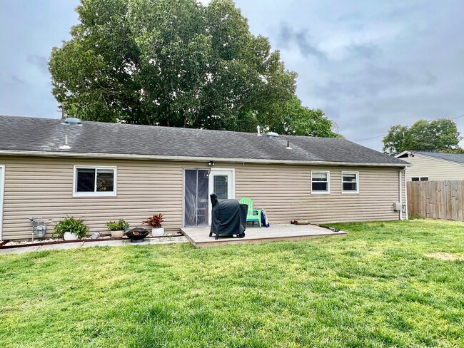 Building Photo - 3BD/2BA Completely Remodeled Ranch in Arag...