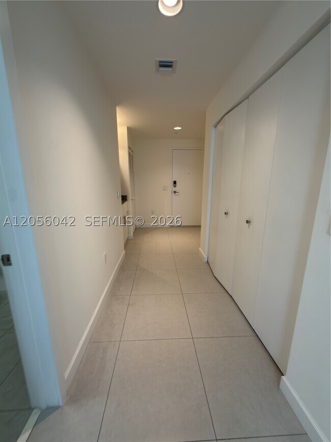Building Photo - 5350 NW 84th Ave
