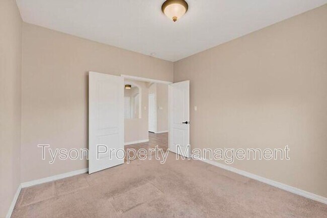 Building Photo - 8523 Waterford Pl NE