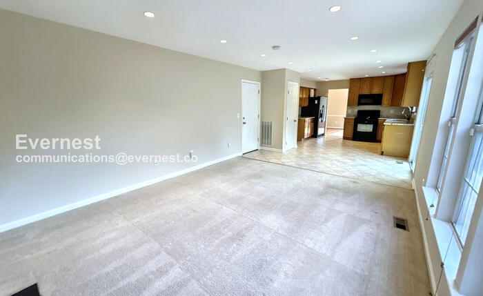 Building Photo - 4678 Pearson Dr