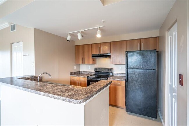 Building Photo - 5800 W Sample Rd