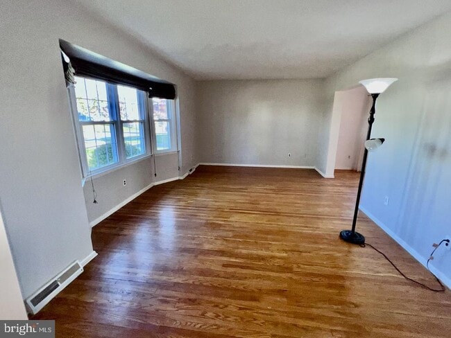 Building Photo - 918 Rockwell Rd