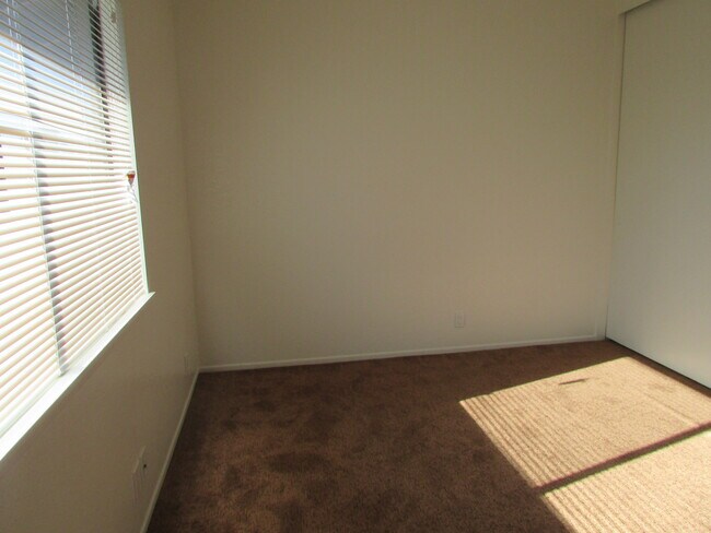 Building Photo - 5271 Bishop St