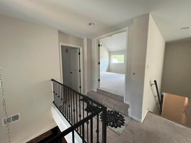 Building Photo - 10012 Adagio Cv