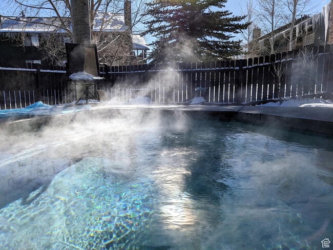 Building Photo - 6861 N 2200 W