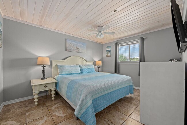 Building Photo - 3290 Scenic Hwy 98