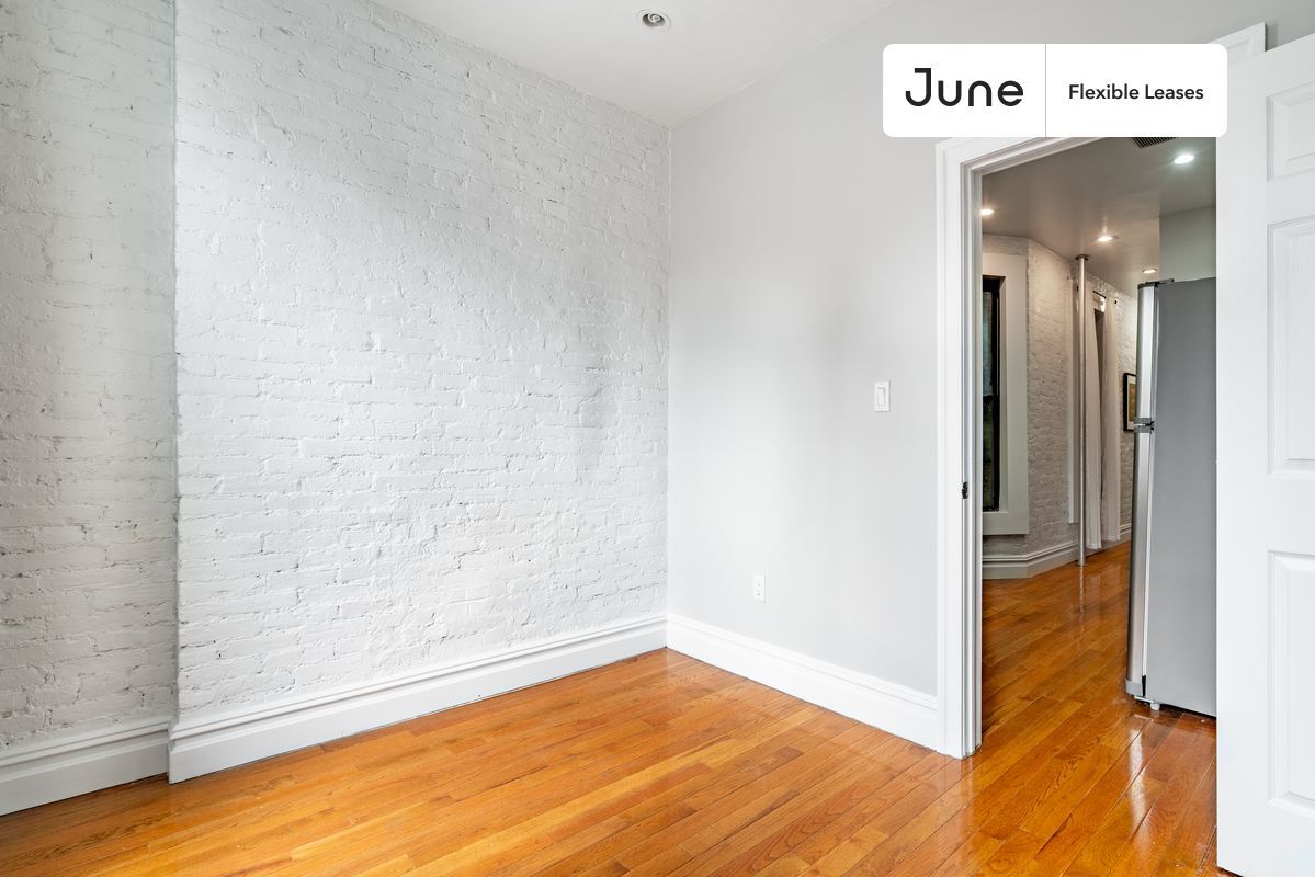 Building Photo - 826 Ninth Ave