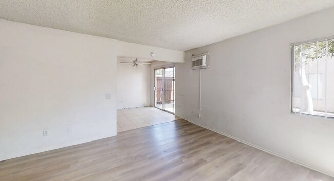 Building Photo - 14702 Plaza Dr