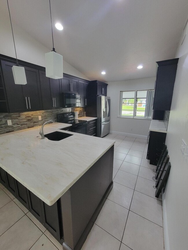 Building Photo - 104 Arrowhead Cir