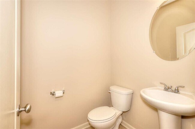 Building Photo - 3702 Brockenhurst Dr