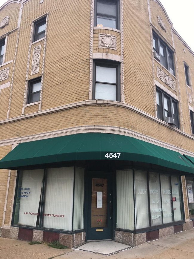 Primary Photo - 4547 Gravois Avenue - 1