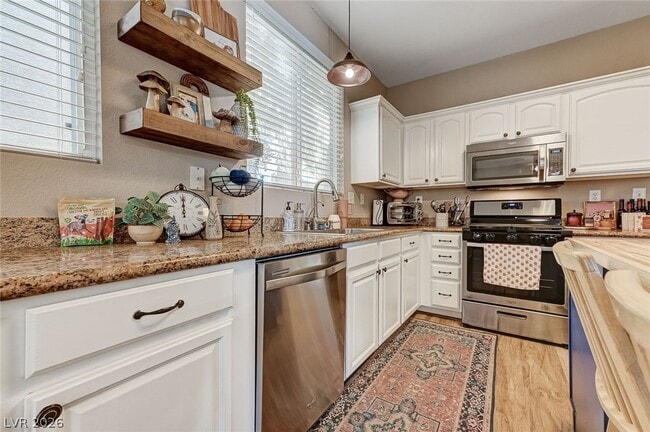 Building Photo - 10617 Austin Bluffs Way