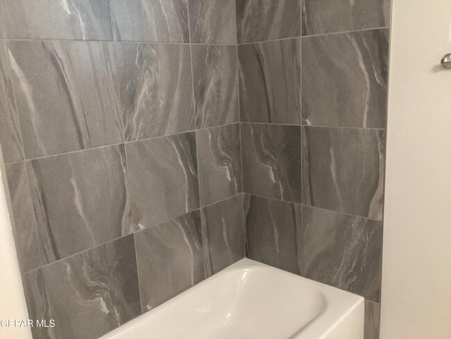 Building Photo - 116 Sarah Trl