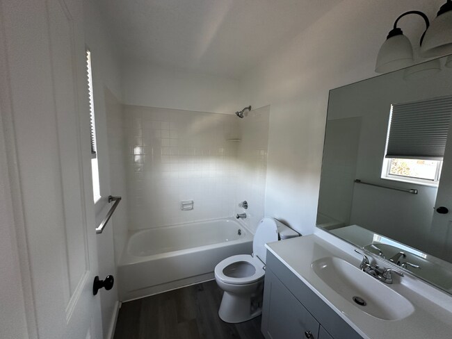 Building Photo - Charming 3-Bedroom Home for Rent in a Tran...