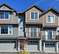 Building Photo - Northlake Court - 3 Bdrm Townhome Avail Now!