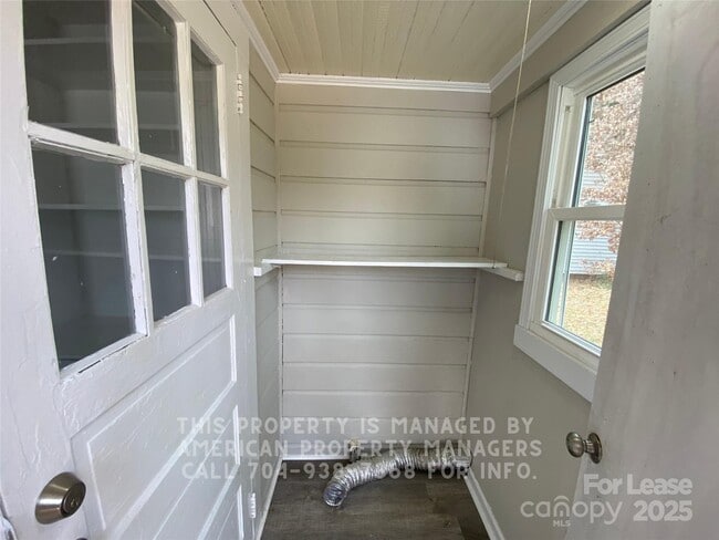 Building Photo - 69 Creswell Dr NE