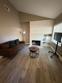 Building Photo - 915 Buena Vista Dr