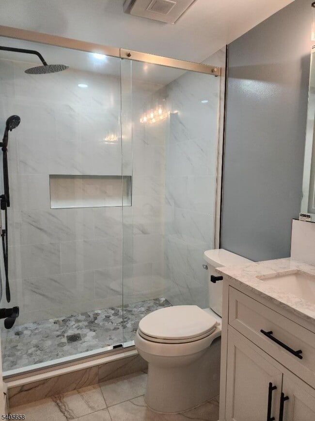 Building Photo - 23 Old Farm Rd