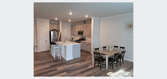 Building Photo - 5030 Tura St