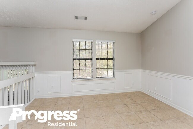 Building Photo - 792 Greenhedge Dr