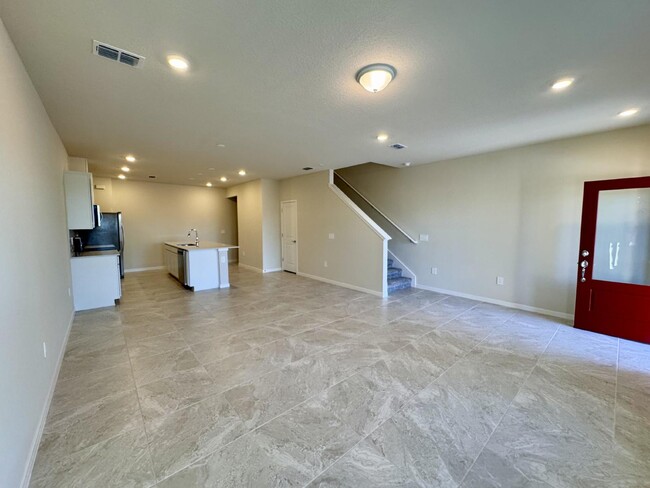 Building Photo - Brand New Townhome in Kissimmee, FL – $2,0...