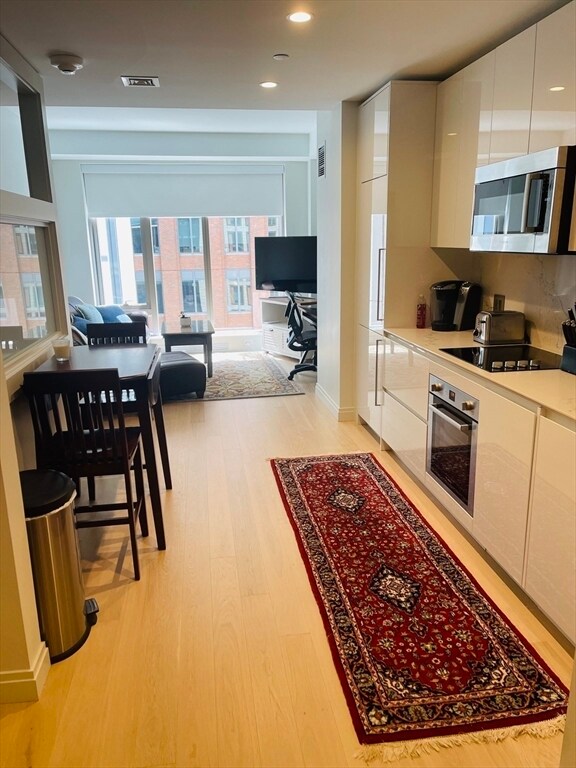 Building Photo - 135 Seaport Blvd