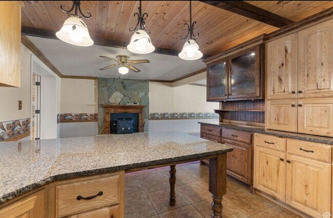 Building Photo - Single Family Home Close to SUU and Cedar High School