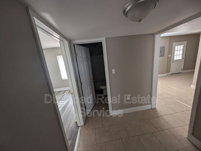 Building Photo - 1047 Lexington Ave