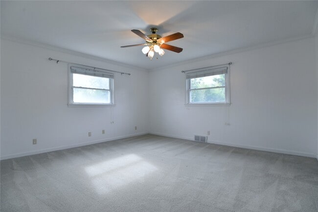 Building Photo - 2235 N Ballas Rd