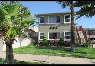 Building Photo - 607 Jessamine Blvd