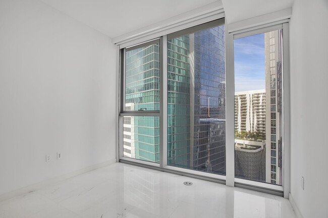 Building Photo - 300 Biscayne Blvd Way