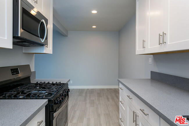 Building Photo - 1136 Spazier Ave