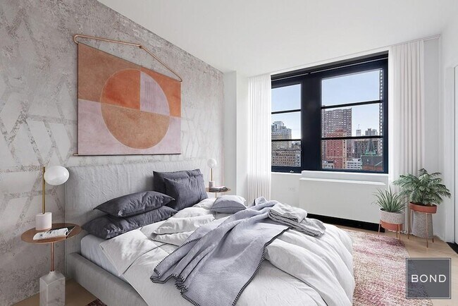Building Photo - 515 W 38th St