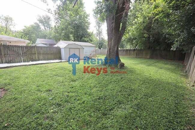 Building Photo - 2559 Sweetser Ave