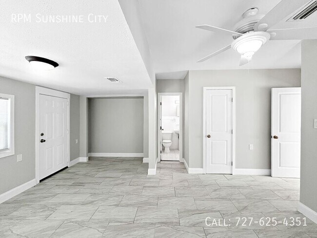 Building Photo - 56 44th Ave