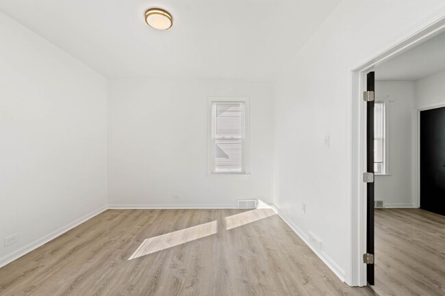 Building Photo - Recently Renovated Home in Coraopolis