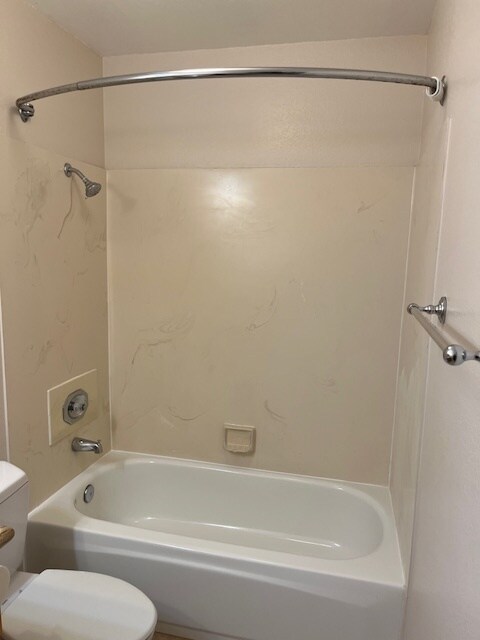 Building Photo - 5015 Valley Crest Dr