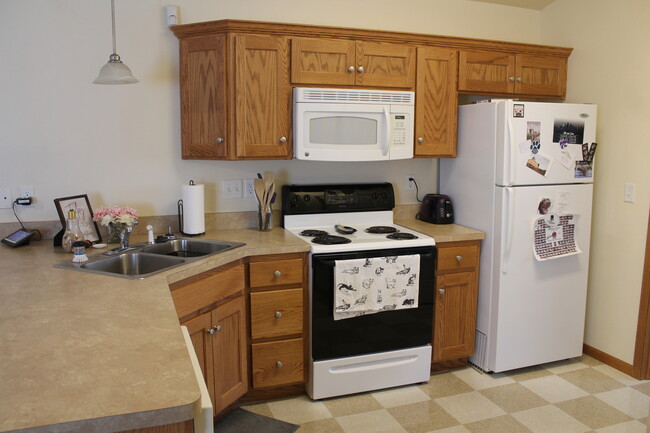 Custom Wood Cabinetry - 1021 Vattier St