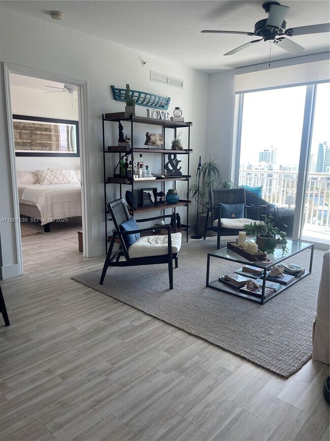 Building Photo - 1755 E Hallandale Beach Blvd