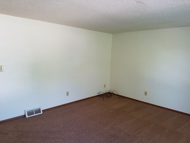 Building Photo - Westgate 205-207