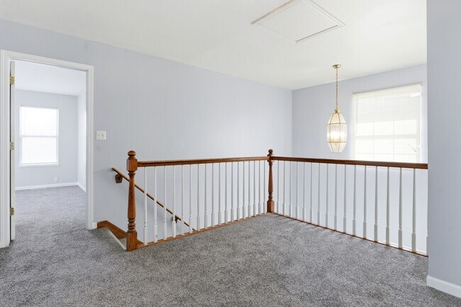 Building Photo - 1824 Country Hills Dr