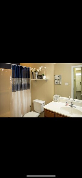 Building Photo - 505 Waterside Dr