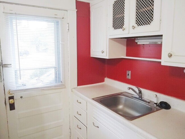 Building Photo - 211 N Grant St