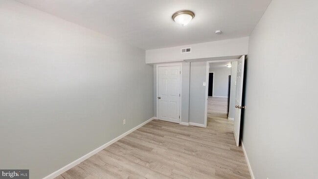 Building Photo - 910 Gateway Blvd