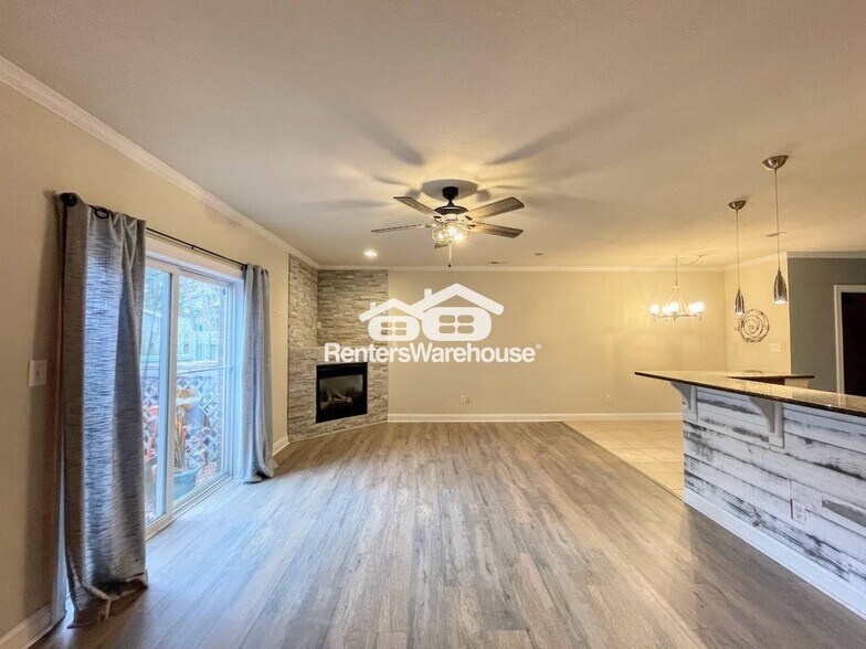 Building Photo - 1135 Arlynn Ln